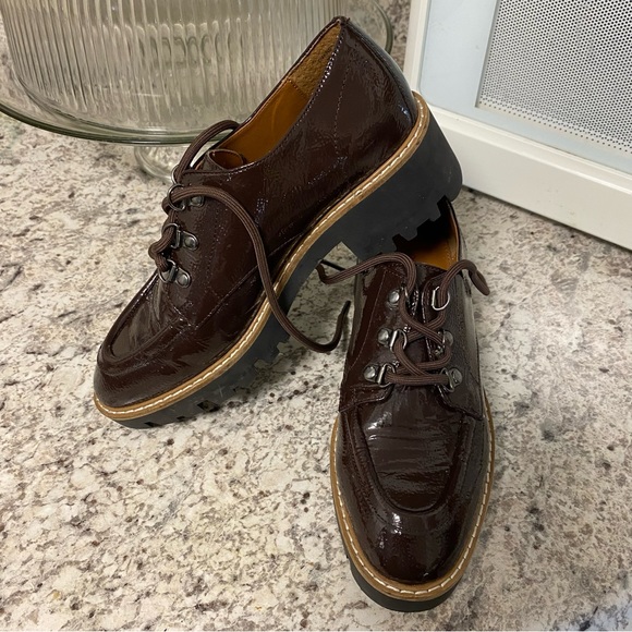 Donald J Pliner evans Oxfords, Dark Brown
Crinkle Patent lace up
Loafers sz 6M - Picture 7 of 15